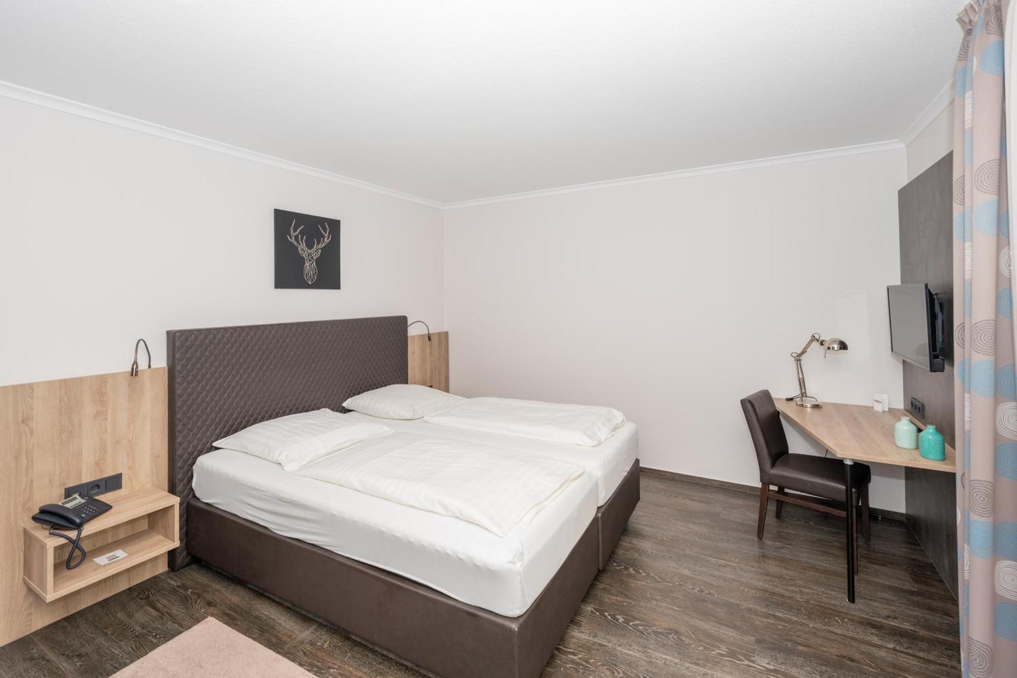 Tespo Hotel Und Sportpark Карст Екстер'єр фото