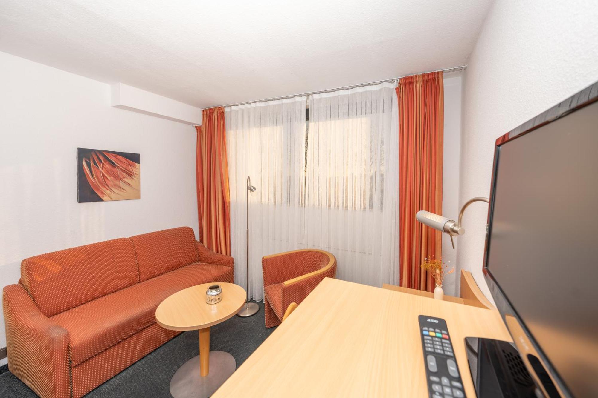 Tespo Hotel Und Sportpark Карст Екстер'єр фото