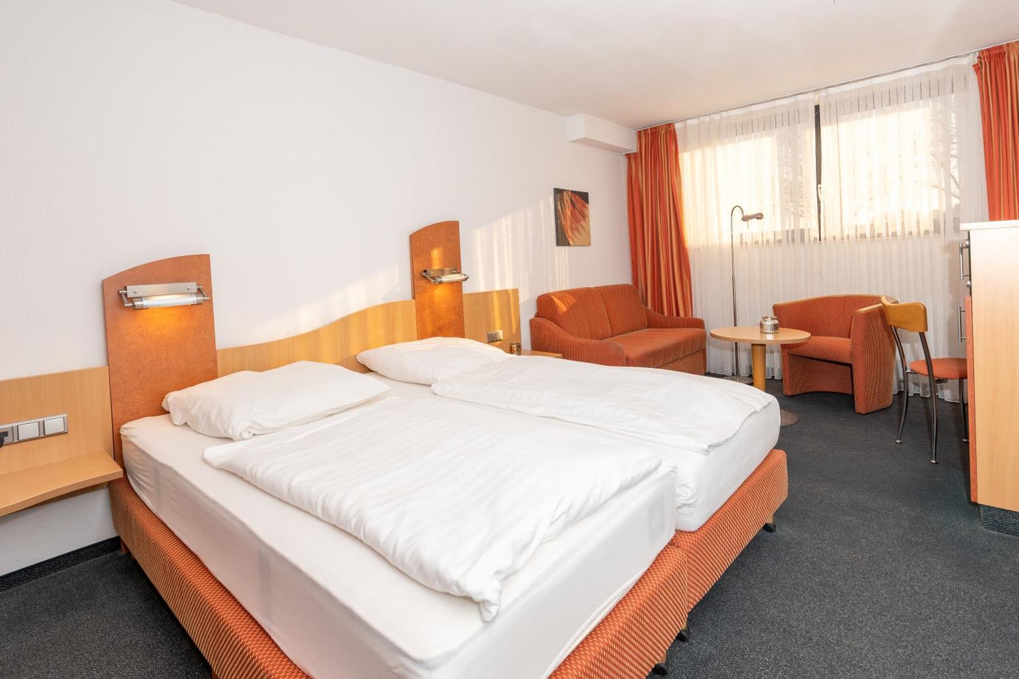 Tespo Hotel Und Sportpark Карст Екстер'єр фото