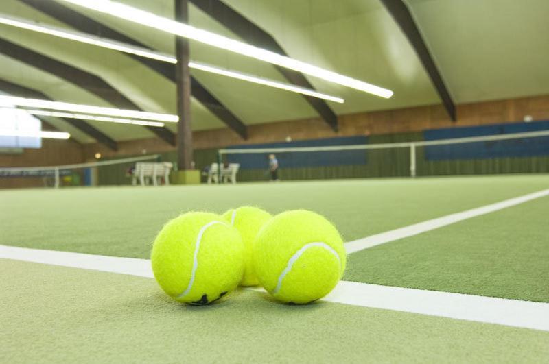 Tespo Hotel Und Sportpark Карст Екстер'єр фото